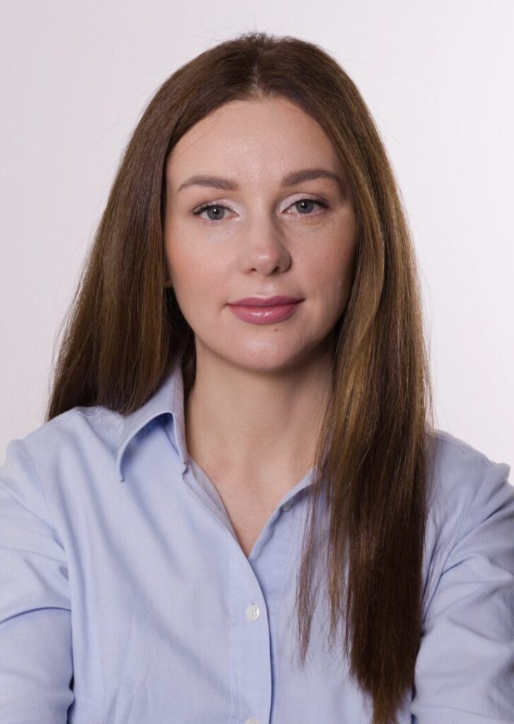 Исполнительный директор AXELOT