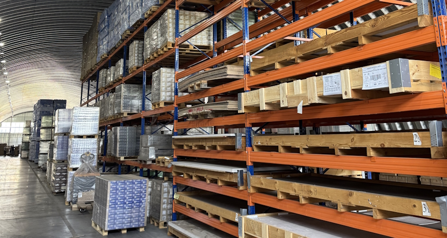 Системы хранения на складе компании DOMUS